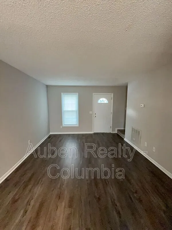 2 bed, 1.5 bath, 833 sqft, $1,150 — Photo 4