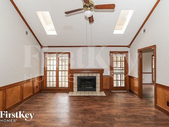 3rd image of 3083 Dumbeath Rd