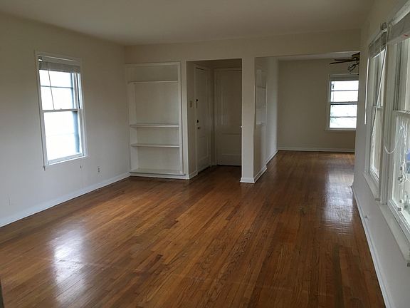 2nd image of 2110 Wilson APT 2
