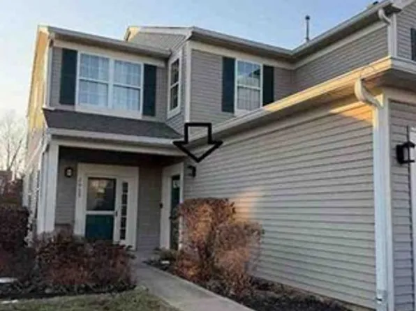 2933 Falling Waters Dr, Lindenhurst, IL 60046