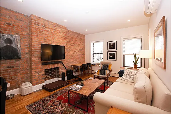 Rented by R New York | media 14