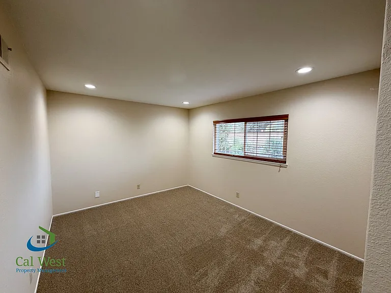 6465 Sussex Pl — Photo 14