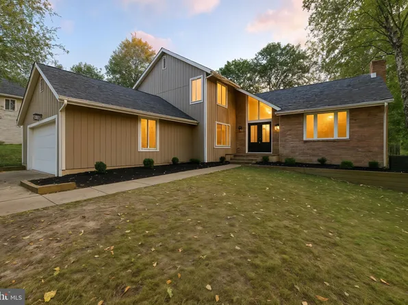 22 Acorn Hill Dr, Voorhees, NJ 08043