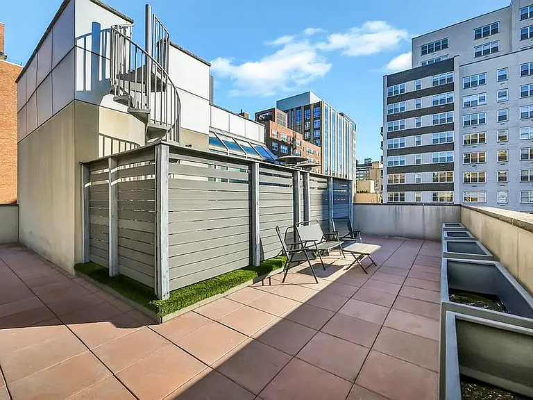 148 E 19th St #2C — Photo 16