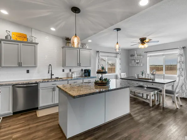 5304 Bentgrass Dr, Stagecoach, NV 89429