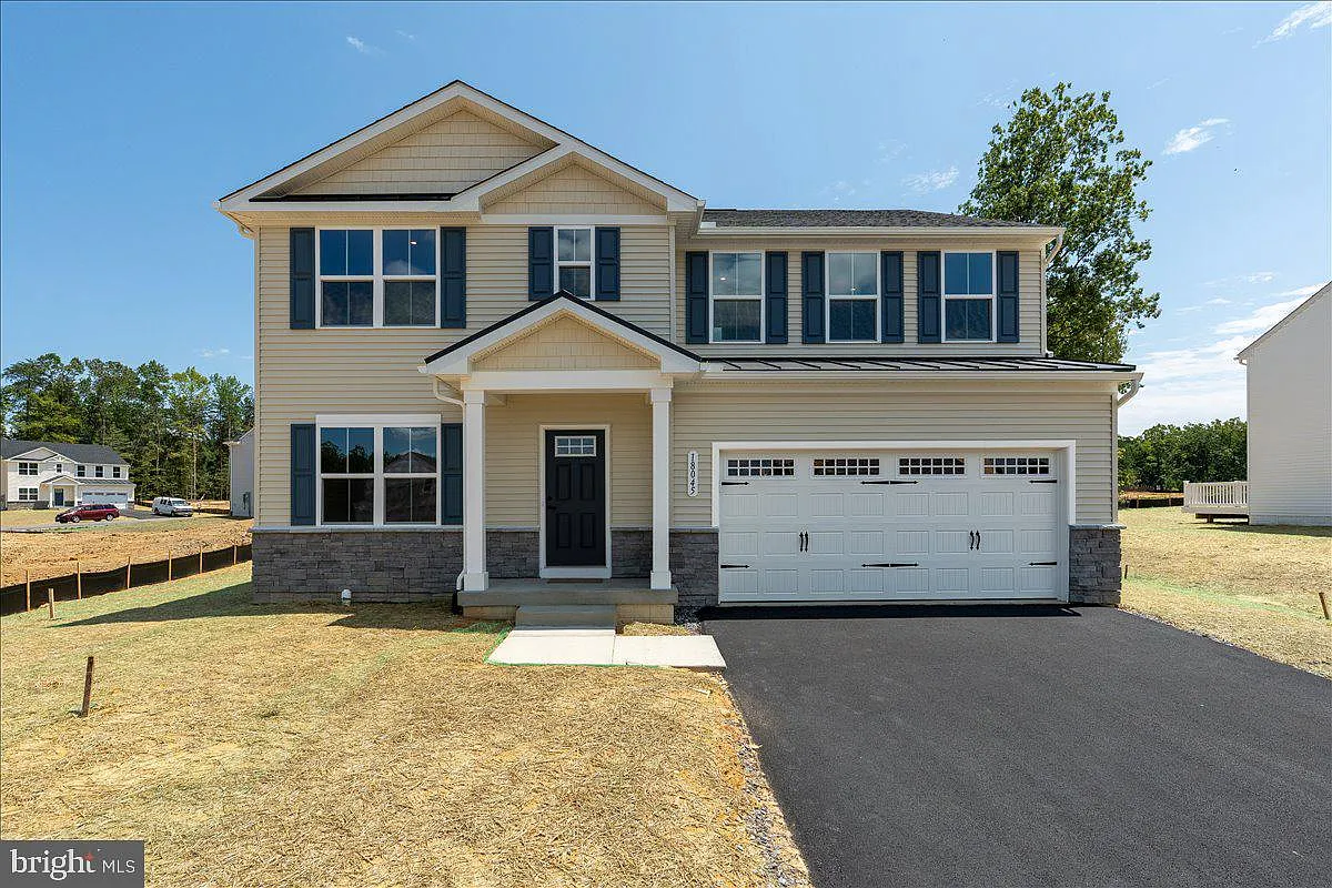 5 bed, 3.0 bath, 2540 sqft, $2,995 — Photo 1