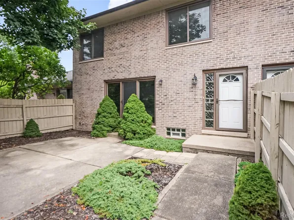 42345 E Leo St #242, Clinton Township, MI 48038