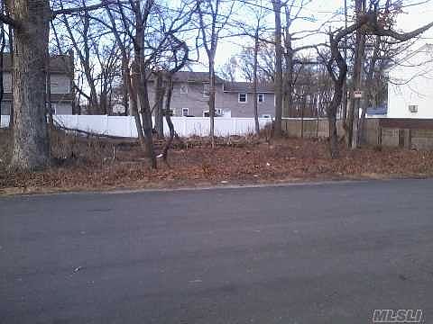 1st image of 25 Simmons St