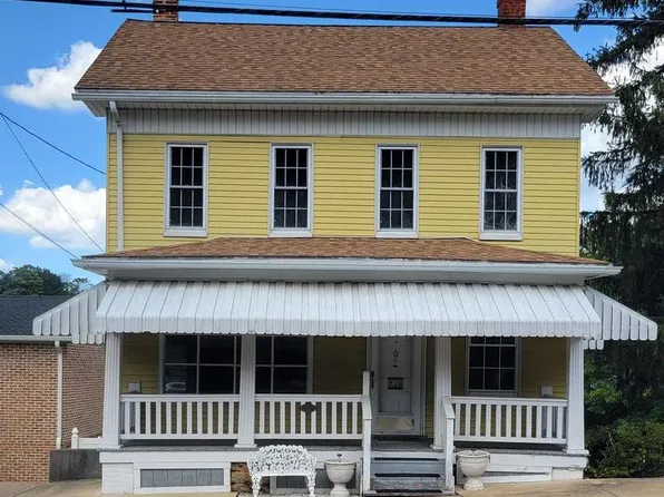8 E Main St, Windsor, PA 17366