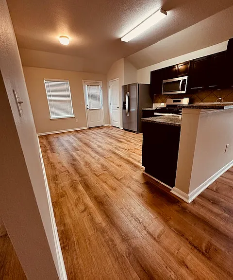 Entry to Kitchen