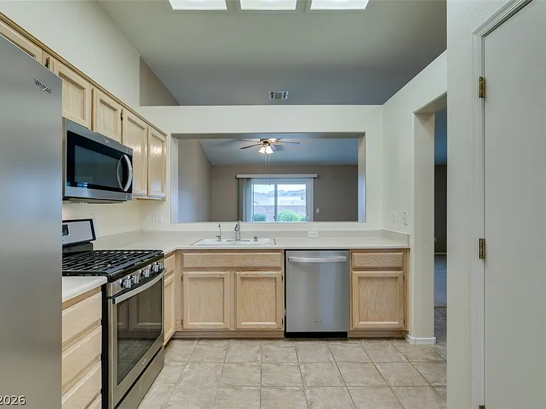 2001 Joy View Ln #2001 — Photo 13