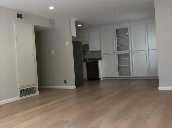 21 Willow Rd, Menlo Park, CA