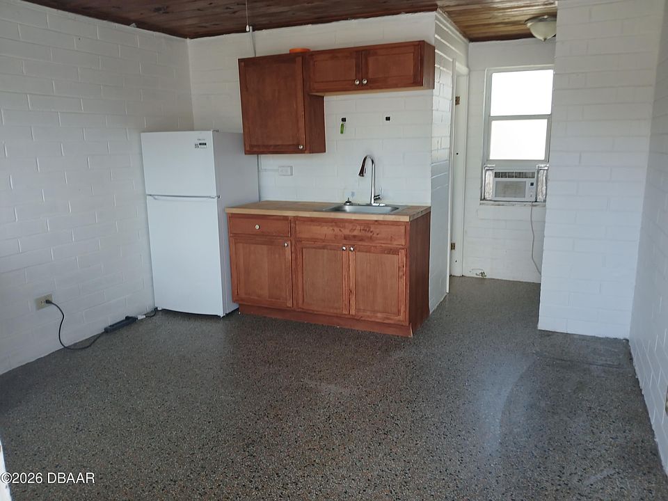 2nd image of 703 S Ridgewood Ave #7