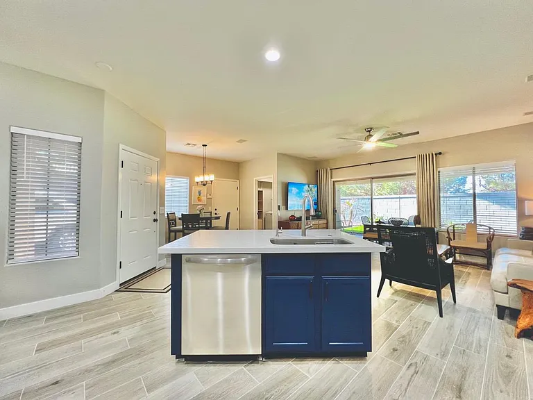 492 E Rainbow Dr — Photo 19