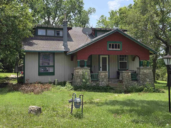 619 E McClaren St, Herington, KS 67449