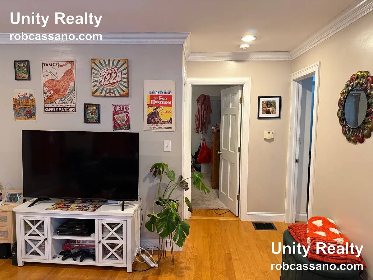 2 bed, 1.0 bath, $3,100 — Photo 4