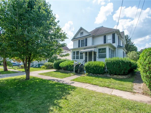 23 West St, Waterloo, NY 13165