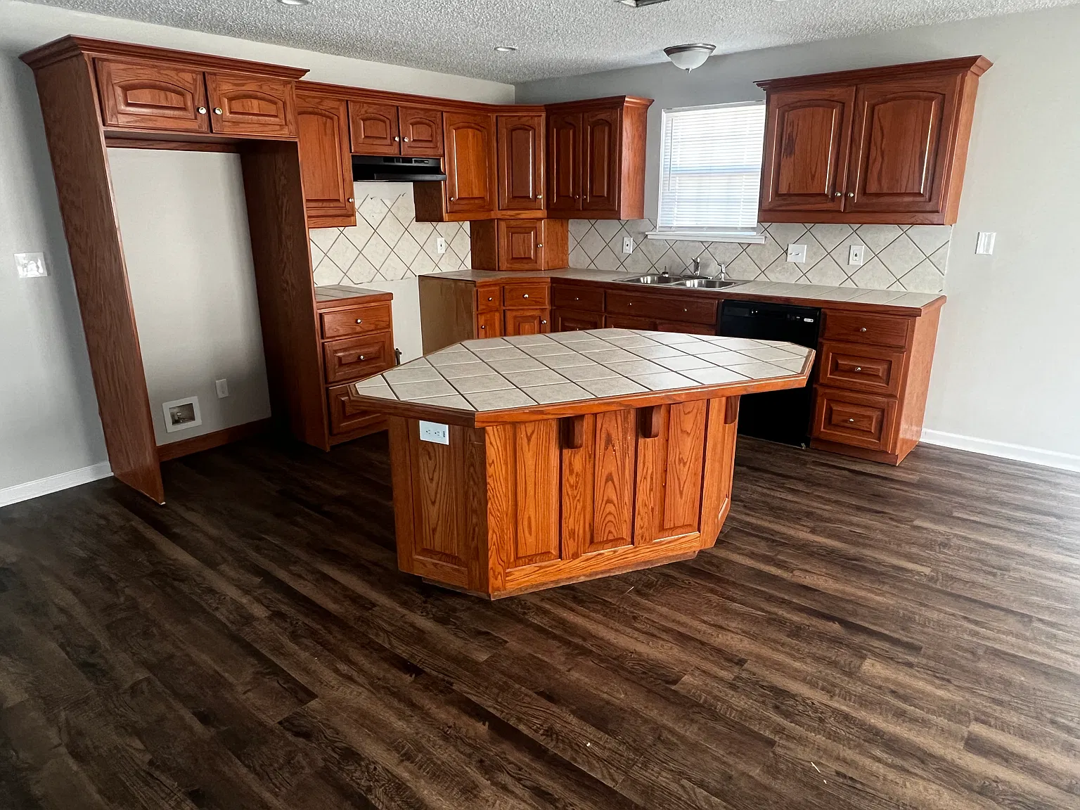1604 Lariat Circle — Photo 4