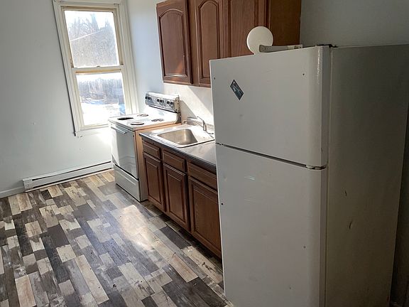4th image of 86 Clinton Ave APT 3
