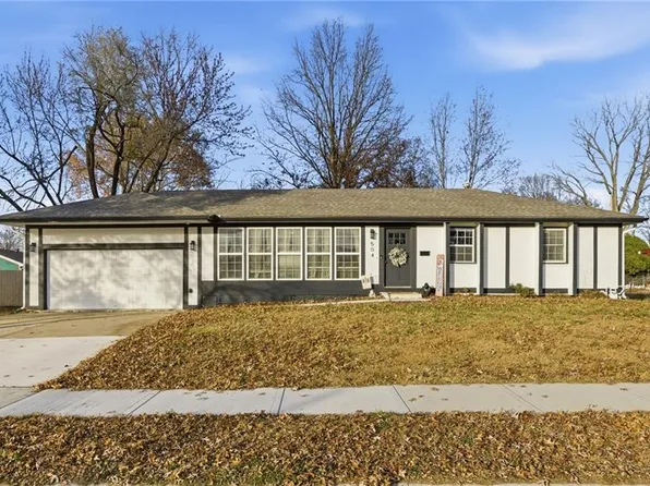 504 E Oak St, Olathe, KS 66061