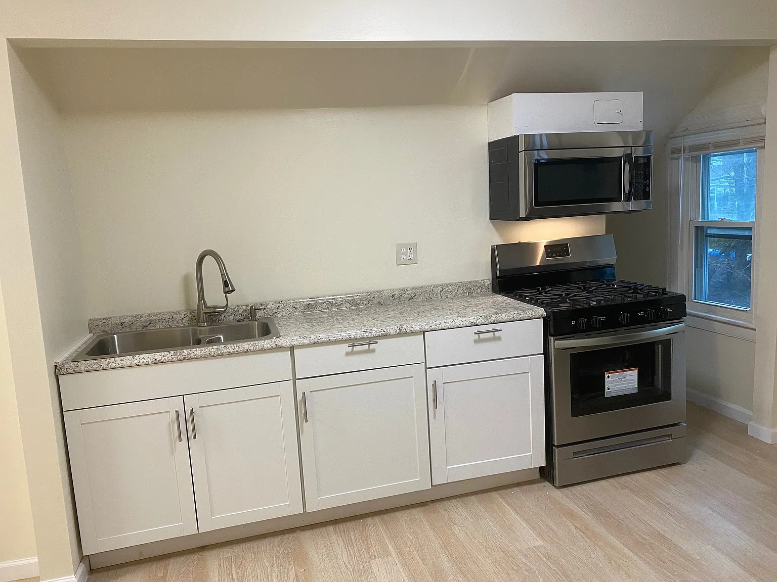 96 Hill Street — Photo 3