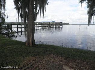 210 S Hayes Ave, Crescent City, FL 32112