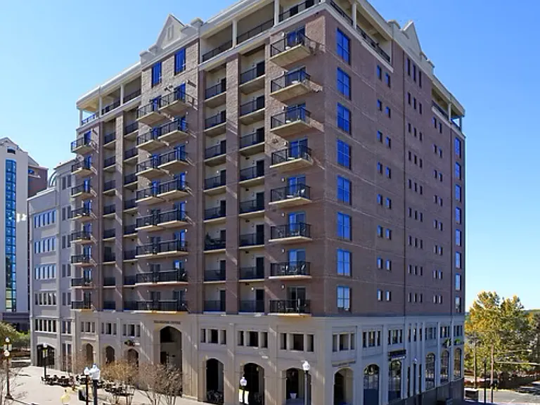 215 W College Ave #604 — Photo 2