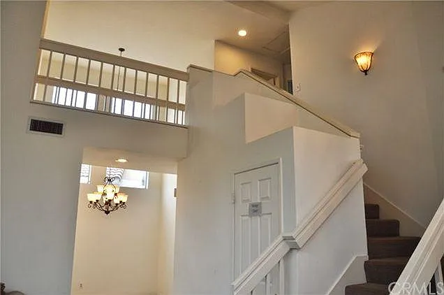 921 La Palma Cir — Photo 9