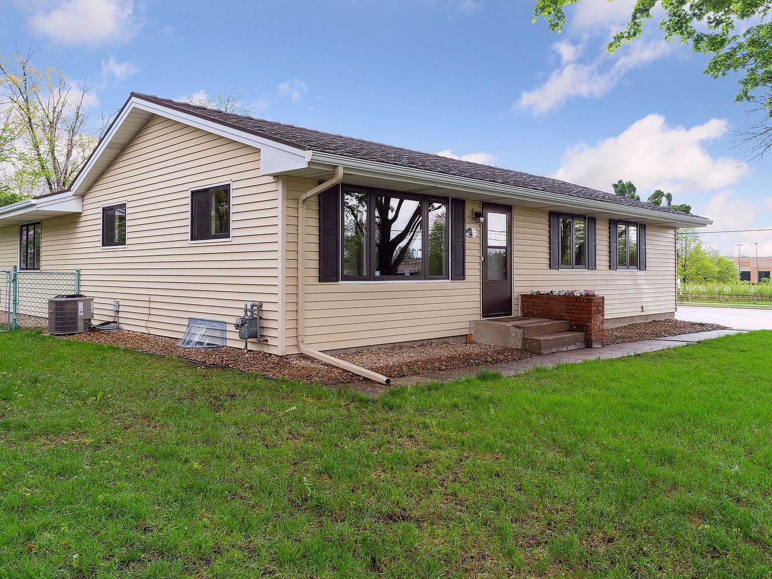 10713 Yosemite Rd, Bloomington, MN 55437 Zillow