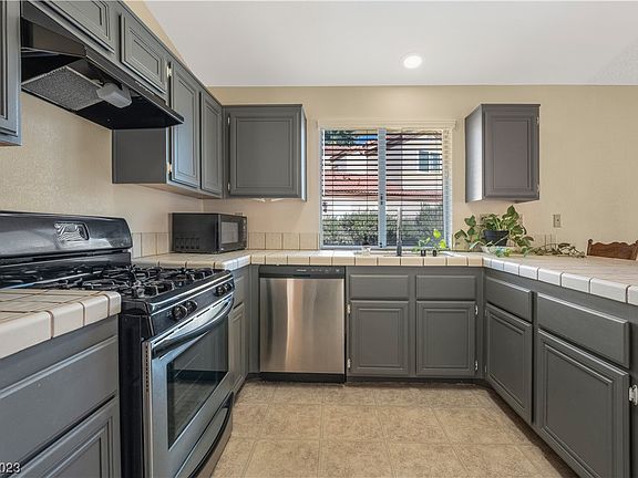 2nd image of 9821 Tehama Ct