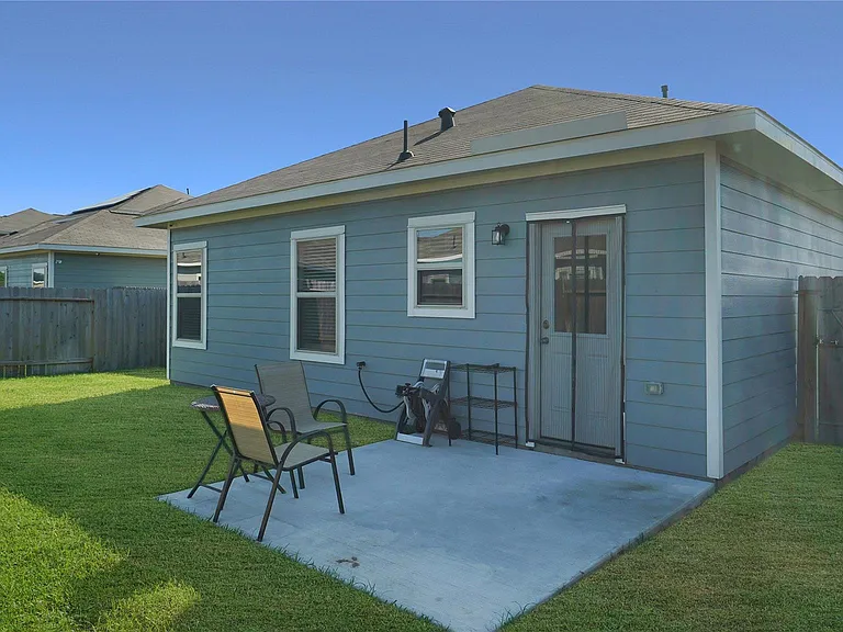 25463 Northpark Lake Dr — Photo 19