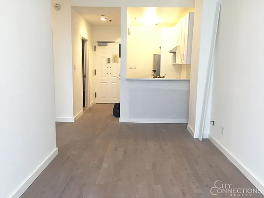 Rented by City Connections Realty | media 19