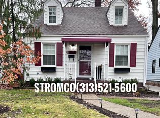 1015 Catalpa Dr, Royal Oak, MI 48067