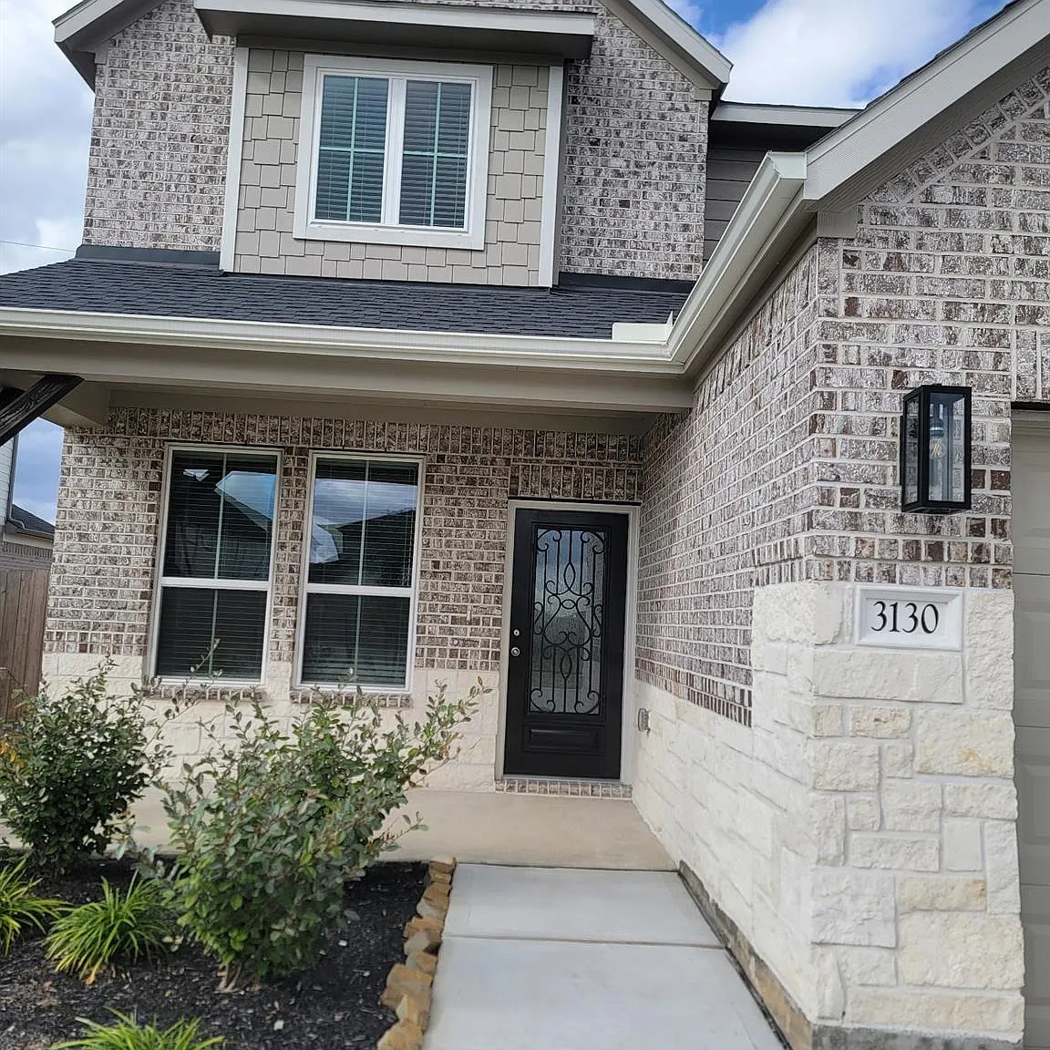 4 bed, 3.5 bath, 2747 sqft, $2,800 — Photo 2