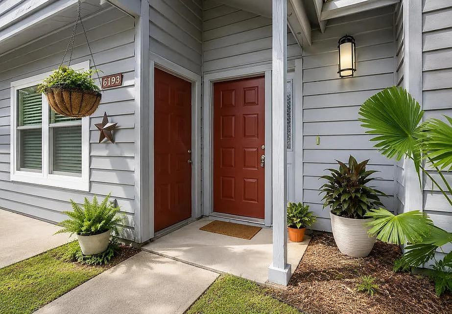 4 bed, 1688 sqft, $2,395 — Photo 2