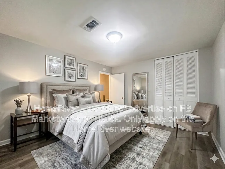 2461 McAlpin Ter #R — Photo 10