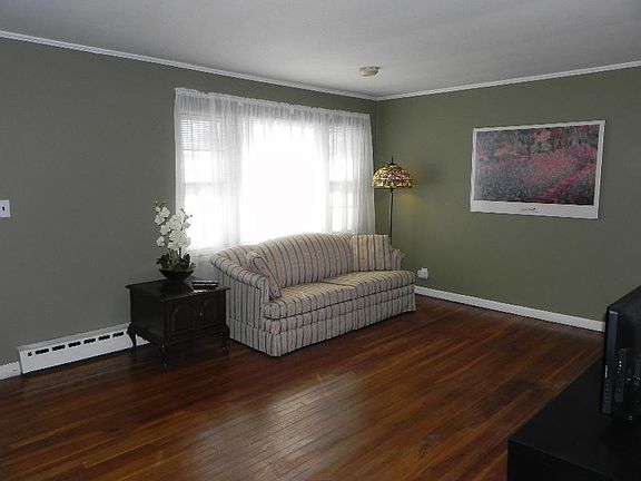 2nd image of 1715 Midland Dr