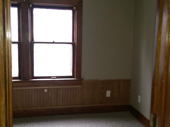 Master Bedroom, ceiling fan, new carpet, new paint