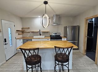 3323 Camino Prado Vis, Santa Fe, NM 87507