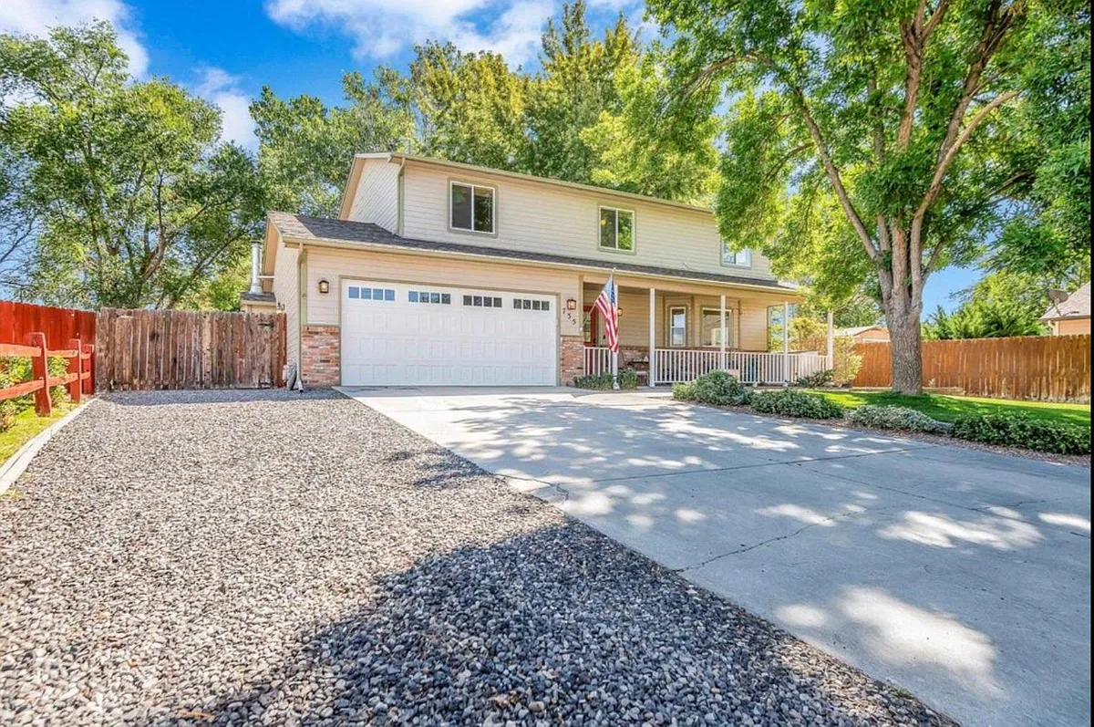 Building Photo - 735 Pinyon Ct