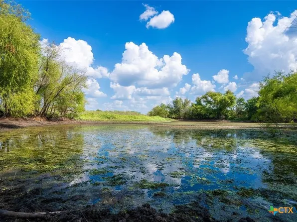 1215 Schuelke Rd, Lockhart, TX 78644