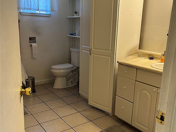 5th image of 731 Campbell St