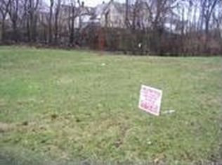 2643 Woodhill Rd, Cleveland, OH 44104