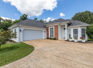 1703 Jackson Square Dr, Hixson, TN 37343