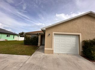 641 SE 12th Ct, Cape Coral, FL 33990