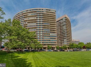 1300 Crystal Dr APT 403S, Arlington, VA