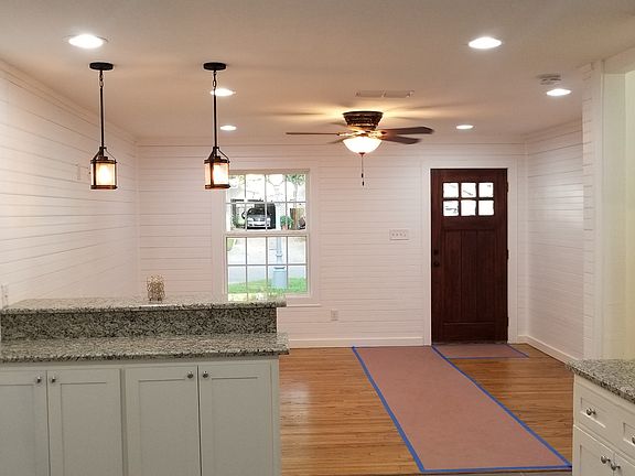 3rd image of 305 W University Ave