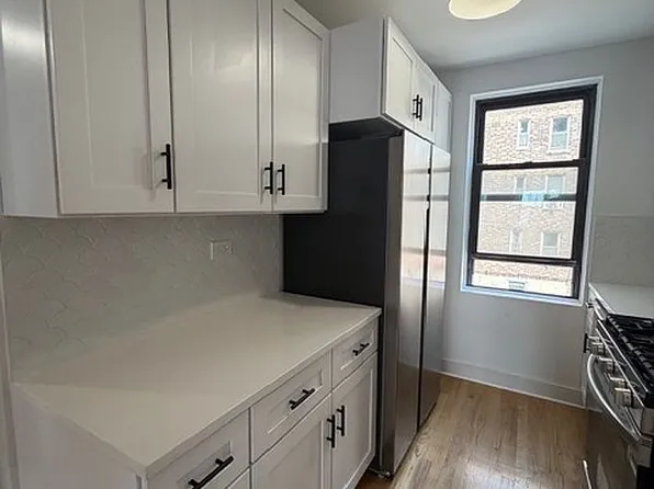 445 W 240th St APT 3M, Bronx, NY 10463
