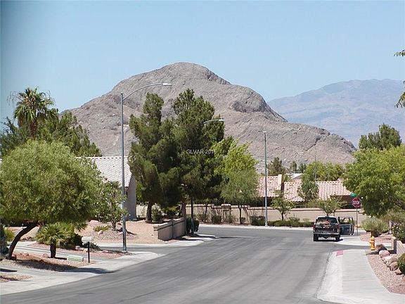 2nd image of 2821 Byron Dr #0