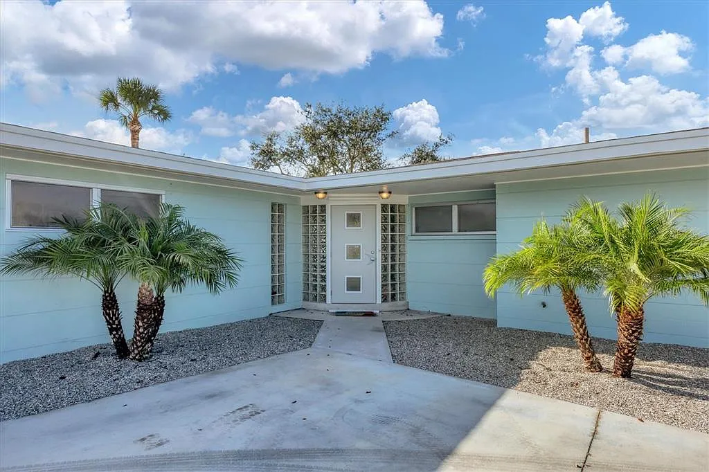 3 bed, 3.0 bath, 1803 sqft, $5,500 — Photo 1
